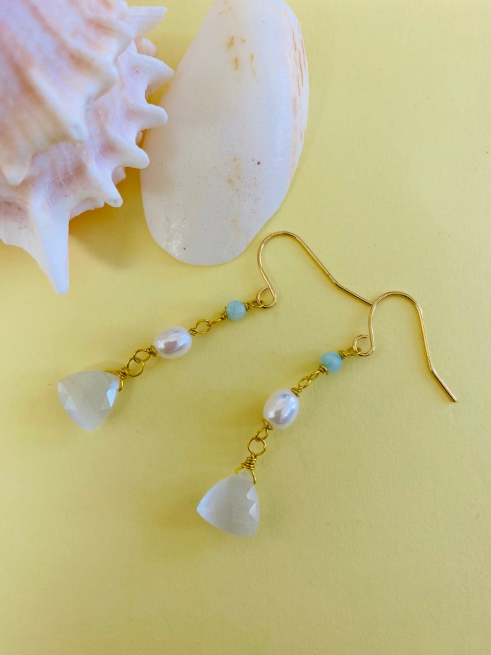 White Monalisa Glass Gem Earrings with Amazonite & Freshwater Pearl(Handmade)
